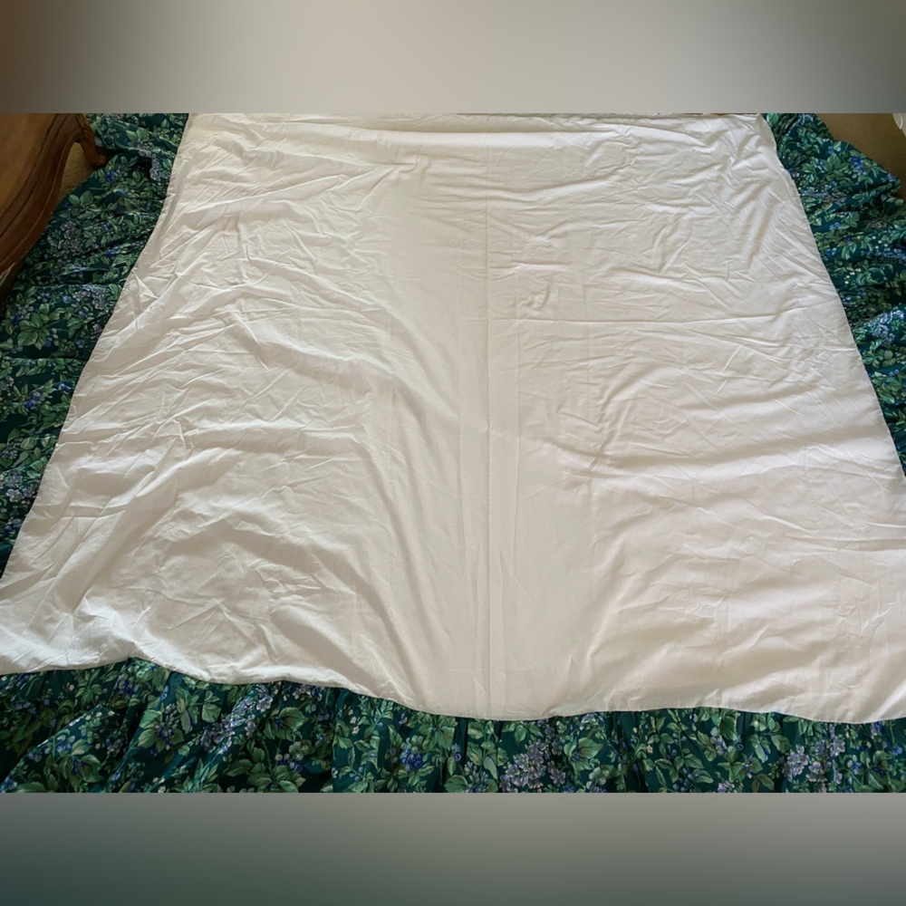 LAURA ASHLEY Lifestyles BRAMBLE Bedskirt and Pillow Shams - Picture 2 of 11